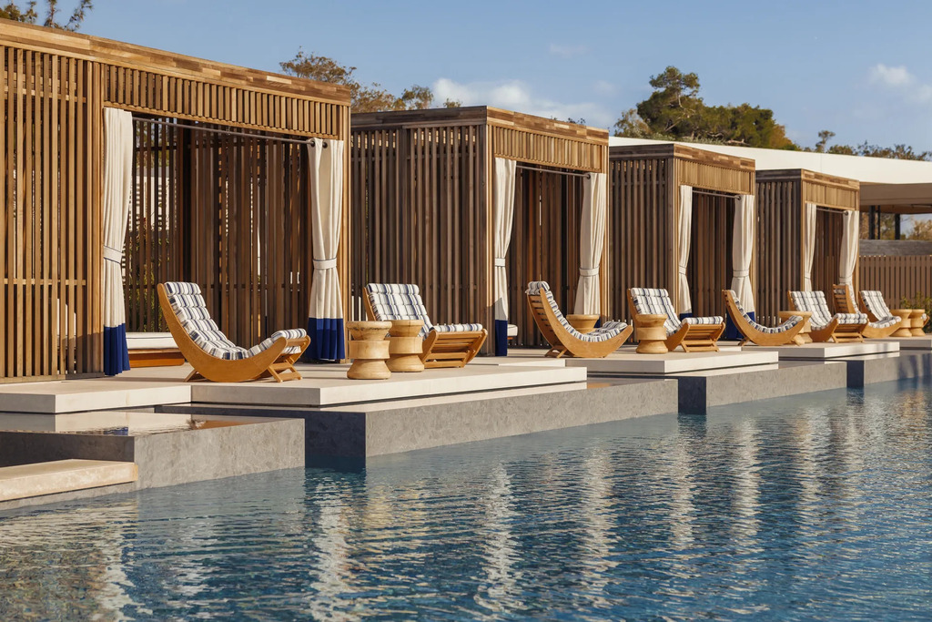 One&Only_Aesthesis_P3_Cabana_Pool-3536_MASTER