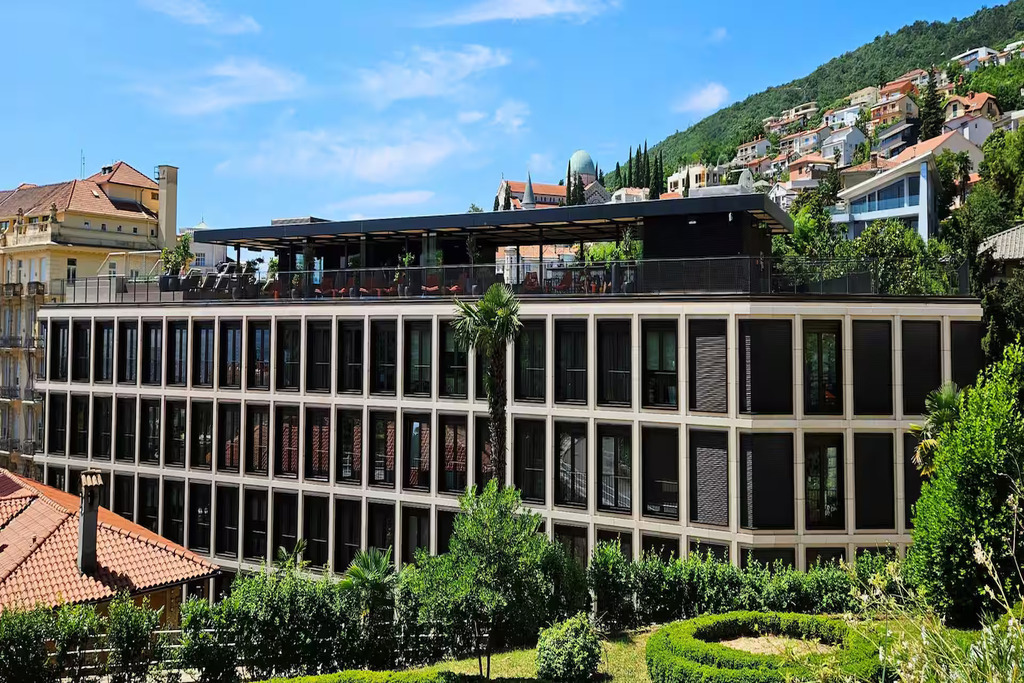 hilton-111820-1-